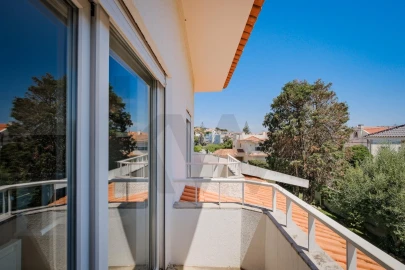 Moradia T5 para Venda em Carcavelos e Parede