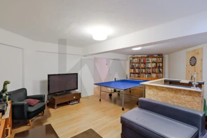 Moradia T5 para Venda em Carcavelos e Parede