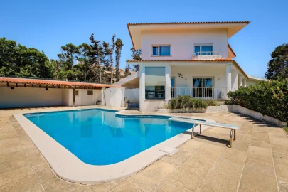 Moradia T5 para Venda em Carcavelos e Parede