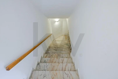 Moradia T5 para Venda em Carcavelos e Parede