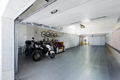 Moradia T5 para Venda em Carcavelos e Parede