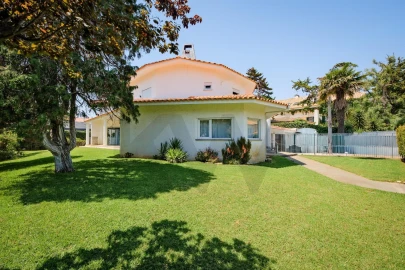 Moradia T5 para Venda em Carcavelos e Parede