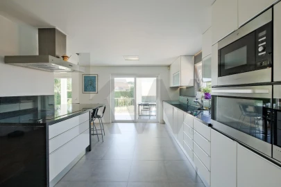 Moradia T5 para Venda em Carcavelos e Parede
