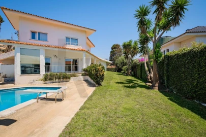 Moradia T5 para Venda em Carcavelos e Parede
