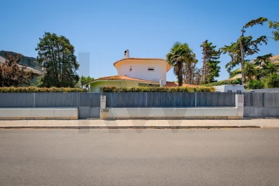 Moradia T5 para Venda em Carcavelos e Parede