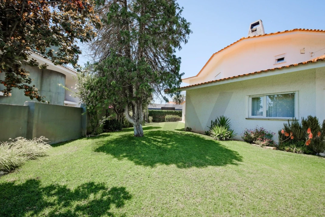 Moradia T5 para Venda em Carcavelos e Parede Foto 25