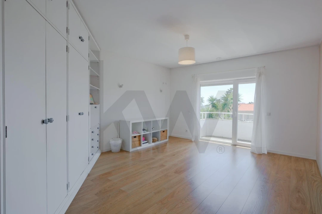 Moradia T5 para Venda em Carcavelos e Parede Foto 40