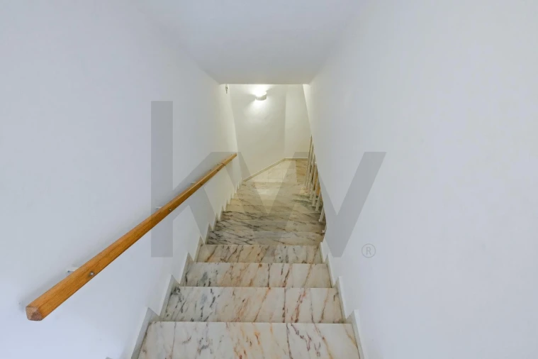 Moradia T5 para Venda em Carcavelos e Parede Foto 46