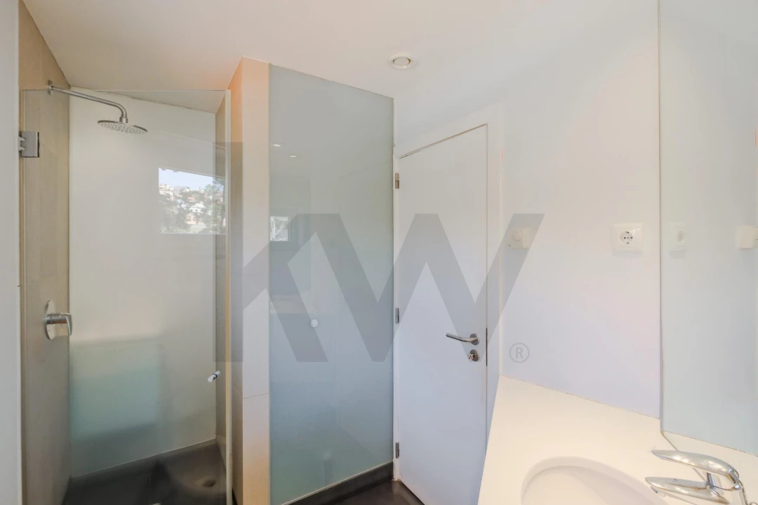 Moradia T5 para Venda em Carcavelos e Parede Foto 42