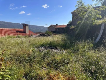 Moradia T3 para Venda em Couto de Esteves