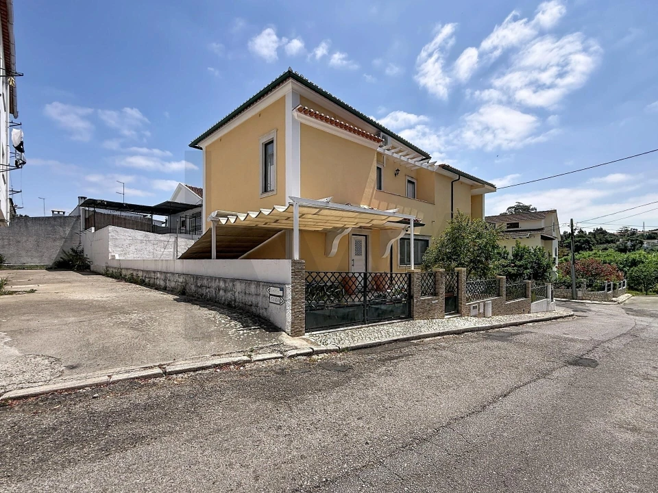 Moradia T3 para Venda em Romeira e Várzea Foto 28