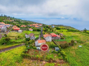 Terreno para Venda em Achadas da Cruz