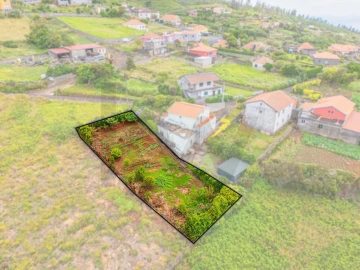 Terreno para Venda em Achadas da Cruz