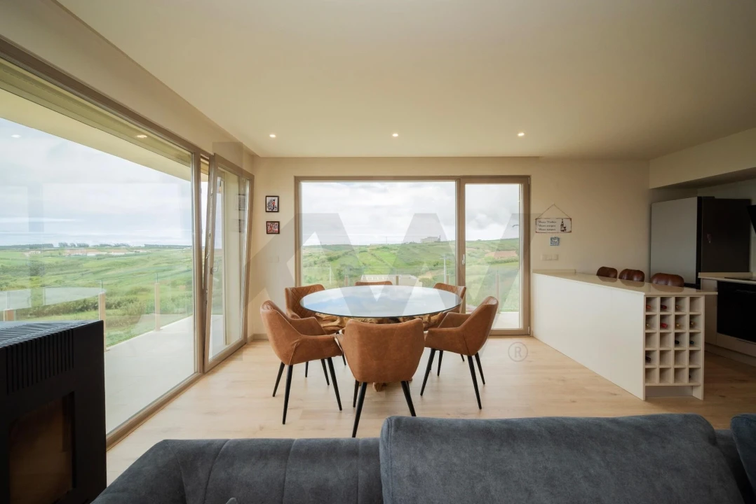 Apartamento T2 para Venda em Lourinhã e Atalaia Foto 1