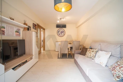 Apartamento T2 para Venda em Oeiras e São Julião da Barra, Paço de Arcos e Caxias