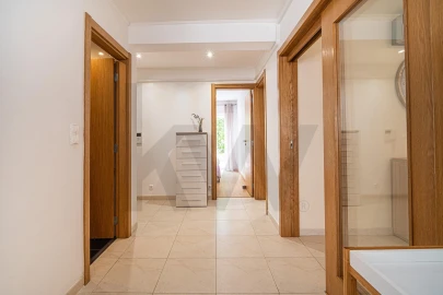 Apartamento T2 para Venda em Oeiras e São Julião da Barra, Paço de Arcos e Caxias