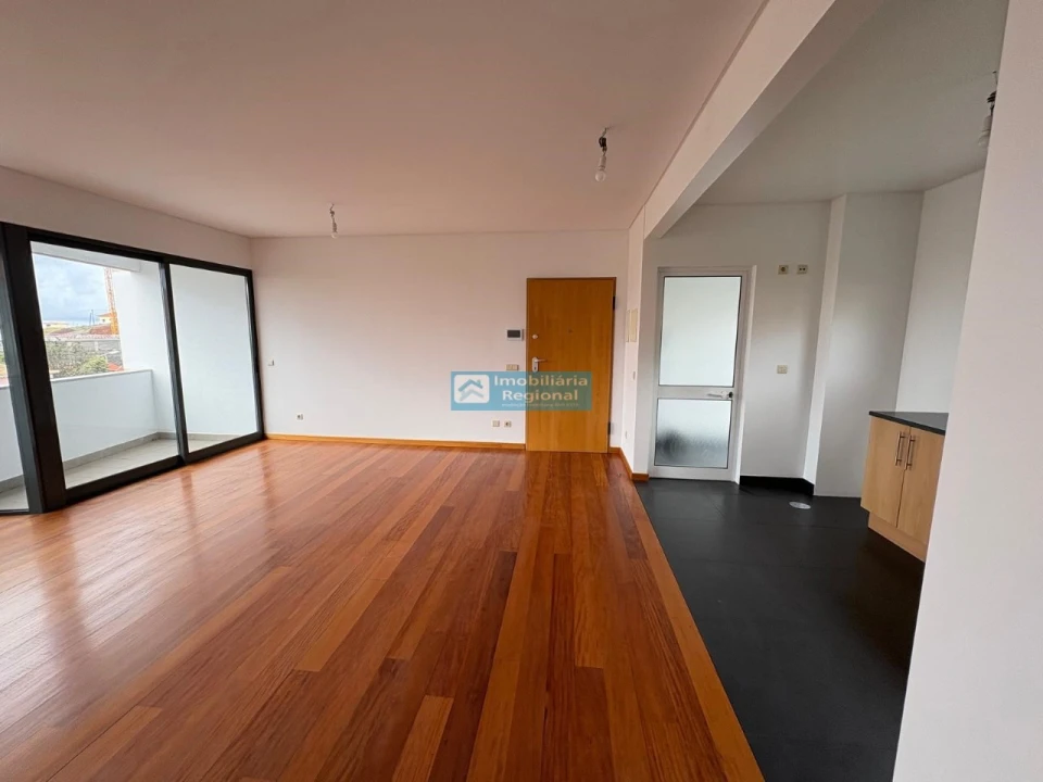 Apartamento T2 para Venda em Santo Antonio Foto 5