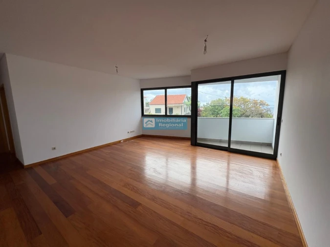 Apartamento T2 para Venda em Santo Antonio Foto 3