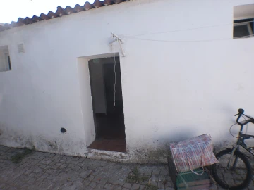Moradia T2 para Venda em Barbacena e Vila Fernando