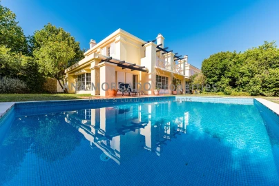 Moradia T4 para Venda em Agualva e Mira-Sintra