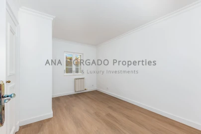 Moradia T4 para Venda em Agualva e Mira-Sintra