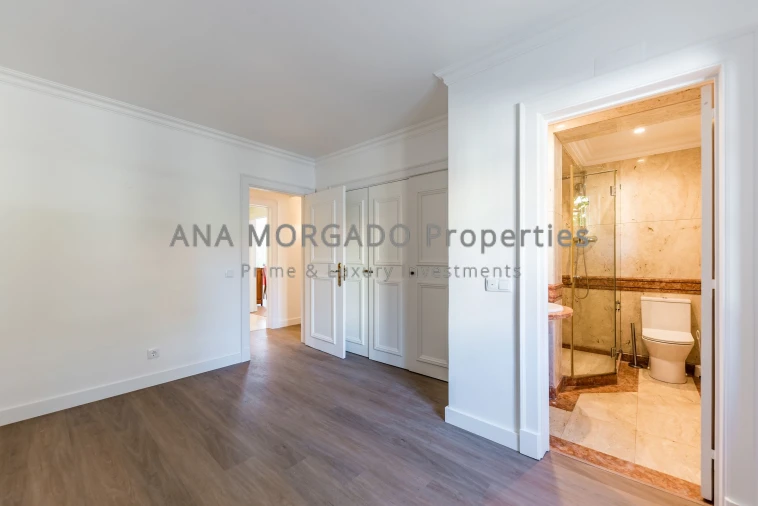Moradia T4 para Venda em Agualva e Mira-Sintra Foto 28