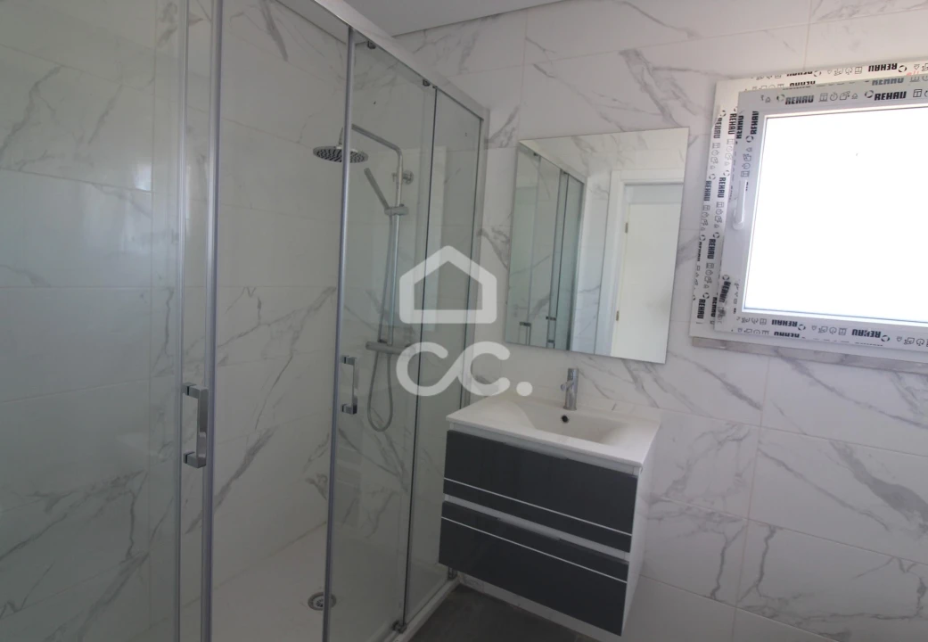 Apartamento T1 para Venda em Seixal, Arrentela e Aldeia de Paio Pires Foto 17