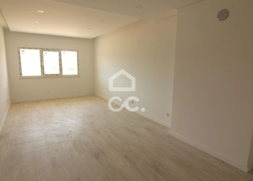Apartamento T3 para Venda em Seixal, Arrentela e Aldeia de Paio Pires Foto 13