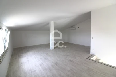 Apartamento T3 para Venda em Seixal, Arrentela e Aldeia de Paio Pires