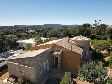 Moradia T4 para Venda em Loule (São Clemente)
