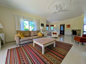 Moradia T4 para Venda em Loule (São Clemente)