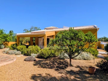 Moradia T4 para Venda em Loule (São Clemente)