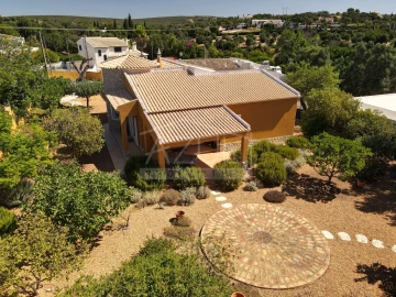 Moradia T4 para Venda em Loule (São Clemente)