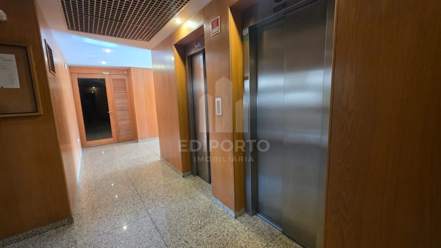 Apartamento T1 para Arrendamento em Canidelo Foto 24