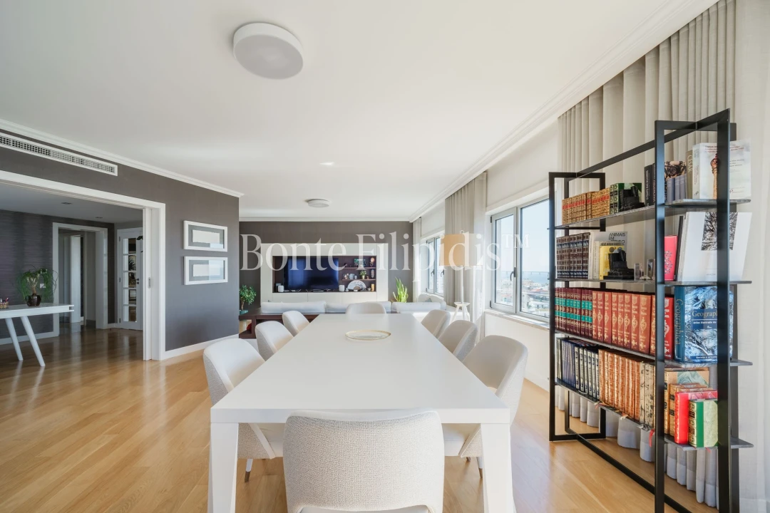 Apartamento T4 para Venda em Parque das Nações Foto 9