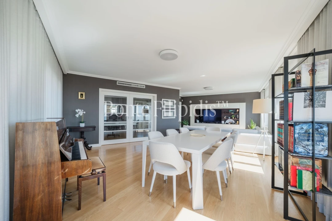 Apartamento T4 para Venda em Parque das Nações Foto 8