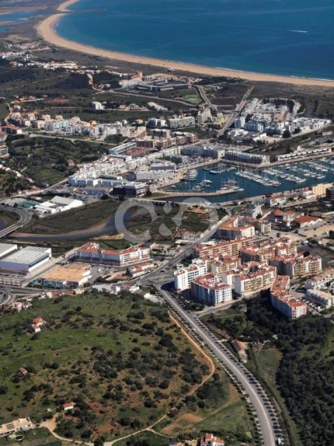 Terreno para Venda em Lagos (São Sebastião e Santa Maria)