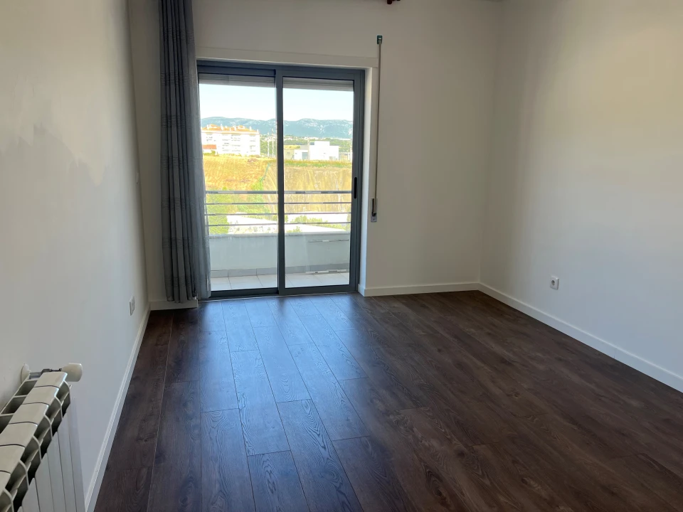 Apartamento T4 para Venda em Alcobaça e Vestiaria Foto 12