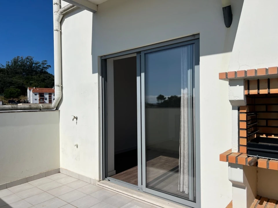 Apartamento T4 para Venda em Alcobaça e Vestiaria Foto 1