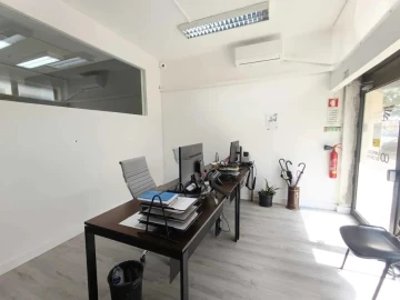 Negócio para Arrendamento em Santo Antonio dos Olivais