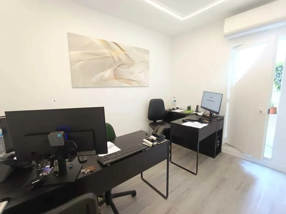 Negócio para Arrendamento em Santo Antonio dos Olivais Foto 4