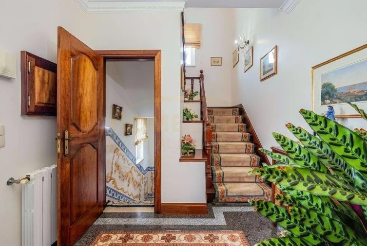 Moradia T5 para Venda em Santa Maria, São Pedro e Matacães Foto 30