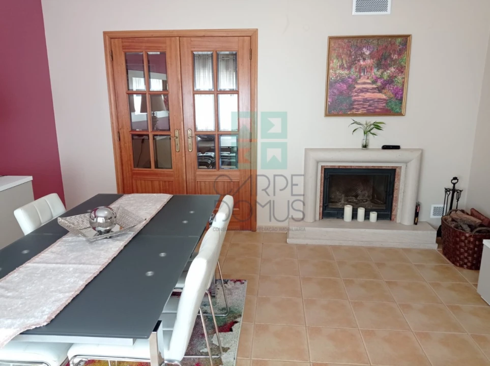 Apartamento T2 para Venda em Ramada e Caneças Foto 4