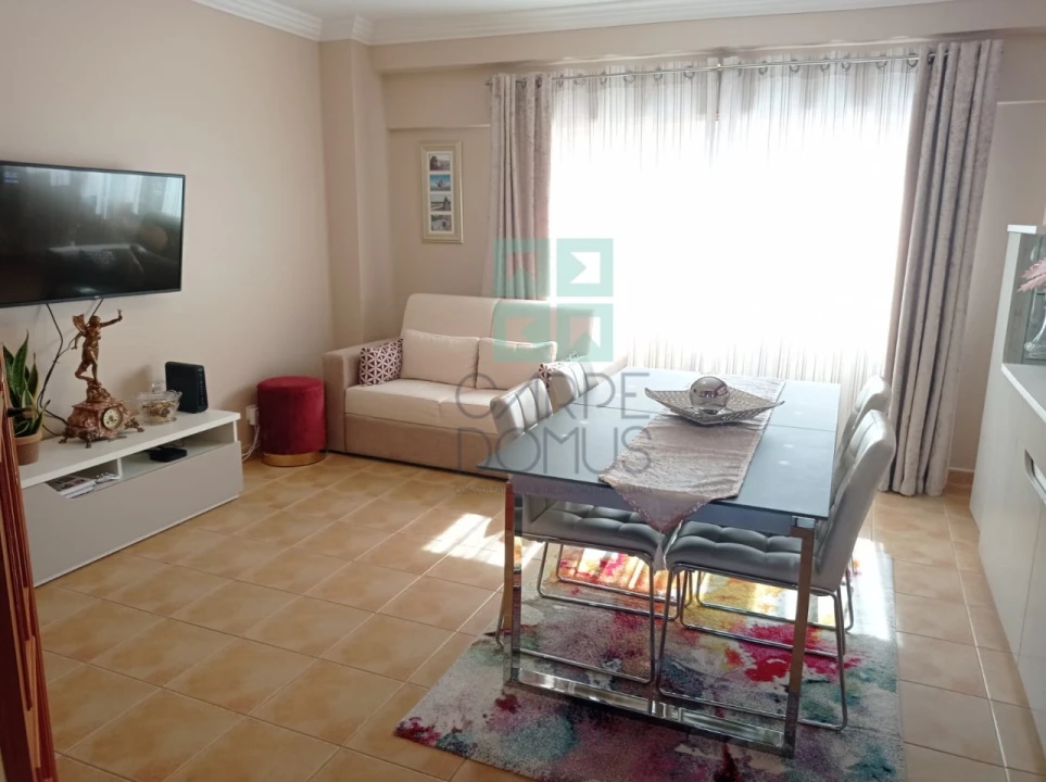 Apartamento T2 para Venda em Ramada e Caneças Foto 2