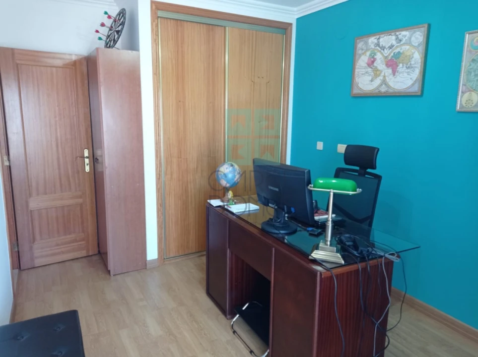 Apartamento T2 para Venda em Ramada e Caneças Foto 18