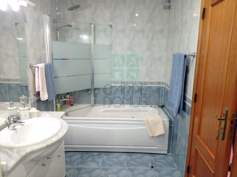 Apartamento T2 para Venda em Ramada e Caneças Foto 14