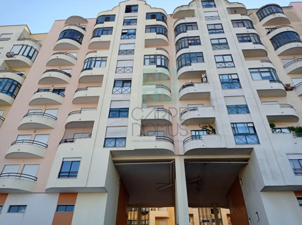 Apartamento T2 para Venda em Ramada e Caneças Foto 28