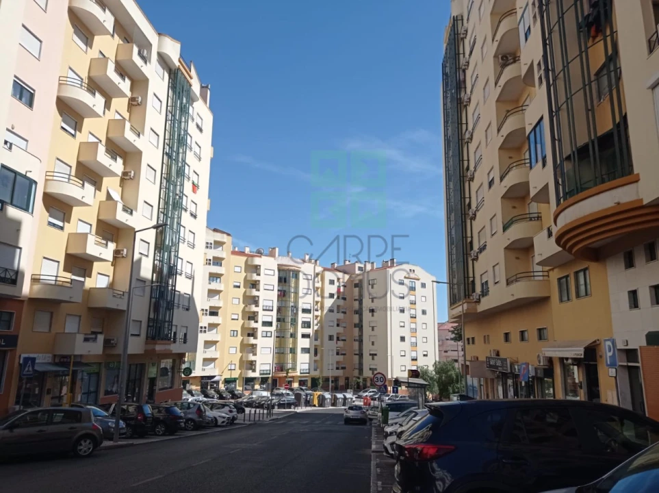 Apartamento T2 para Venda em Ramada e Caneças Foto 29
