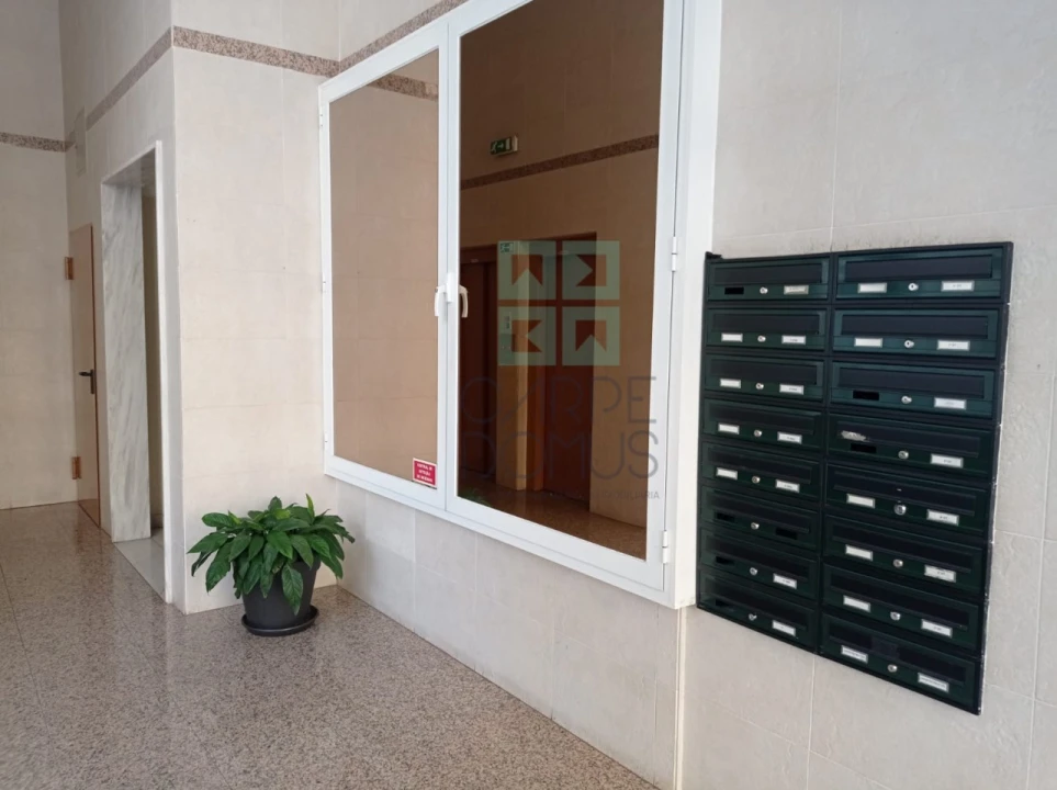 Apartamento T2 para Venda em Ramada e Caneças Foto 25