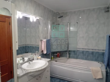 Apartamento T2 para Venda em Ramada e Caneças